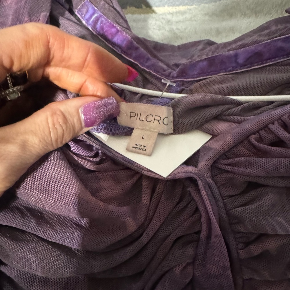 Women’s Purple Ruched Button-Front Top by - Picture 4 of 4